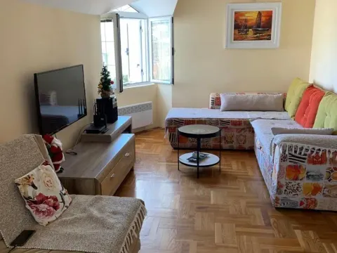 Rent, one bedroom apartment, 50m², Budva, Crna Gora - image 7