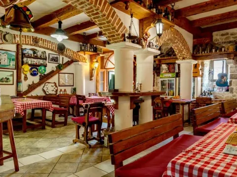 Sale, hospitality venue, 420m², Prčanj, Kotor - image 9