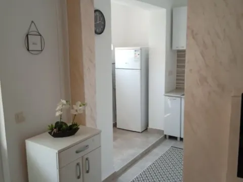 Prodaja, garsonjera, 27m², Centar, Podgorica - image 10