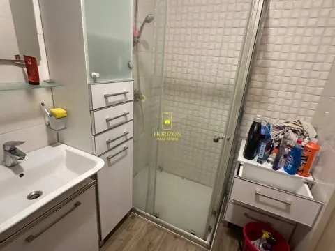 Prodaja, dvosoban stan, 66m², City Kvart, Podgorica - image 9