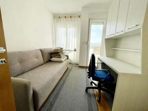 Rent, two bedroom apartment, 75m², City Kvart, Podgorica - image 4