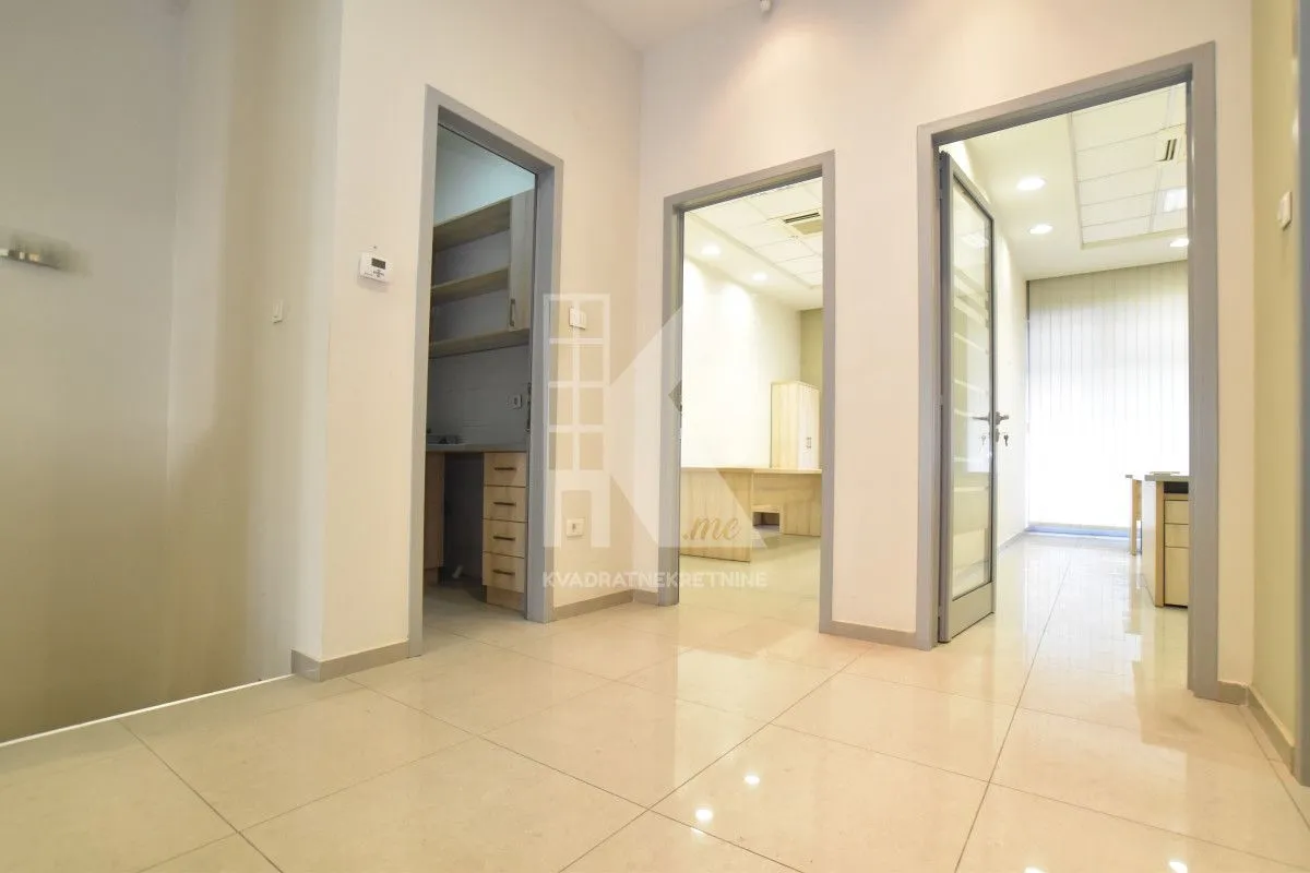 Rent, office space, 155m², Stari Aerodrom, Podgorica