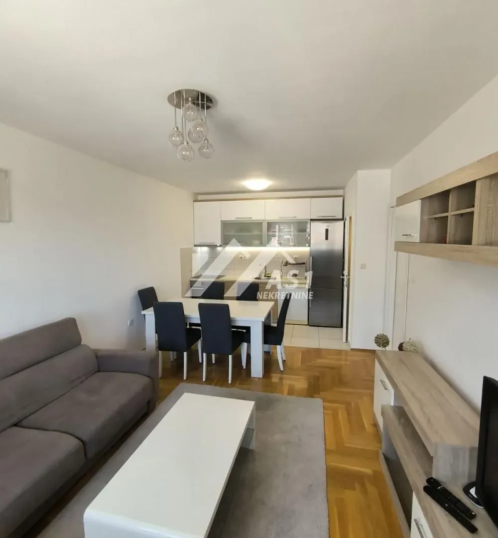 Izdavanje, trosoban stan, 65m², Telep, Novi Sad Sve Podlokacije
