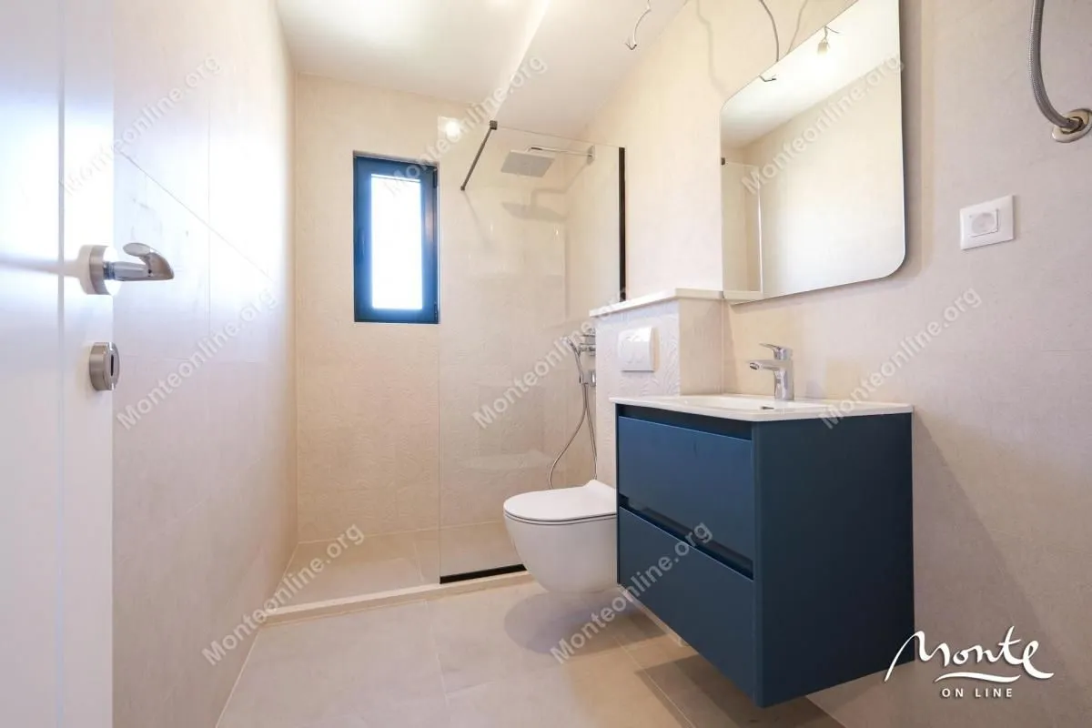 Prodaja, trosoban stan, 96m², Krašići, Tivat