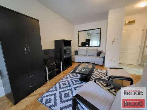 Izdavanje, garsonjera, 28m², Grbavica, Novi Sad Sve Podlokacije - image 4