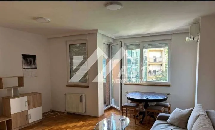 Izdavanje, dvosoban stan, 50m², Socijalno, Novi Sad Sve Podlokacije