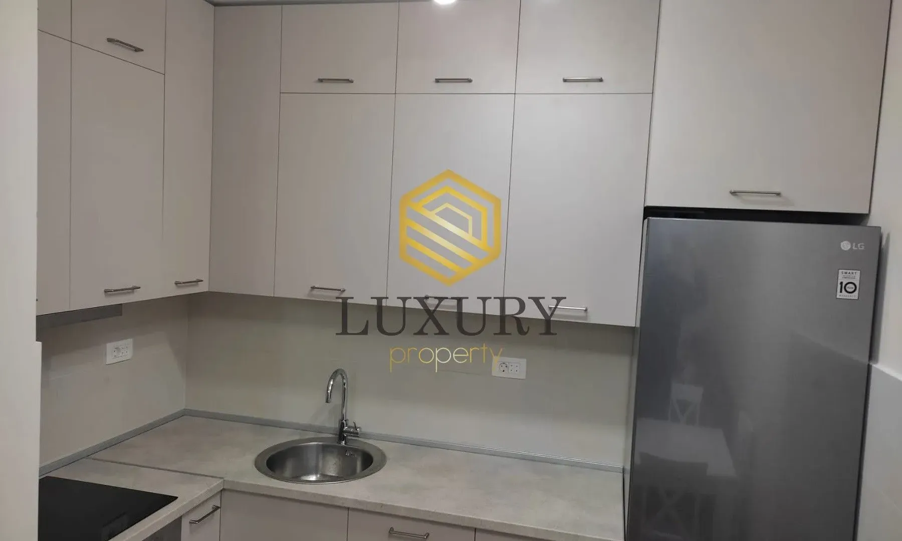 Izdavanje, jednosoban stan, 40m², Pobrežje, Podgorica