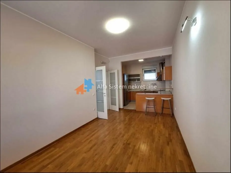 Rent, house, 220m², Senjak, Beograd