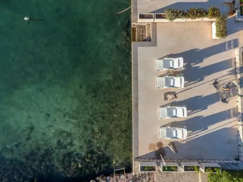 Izdavanje, kuća, 292m², Kotor, Crna Gora - image 14