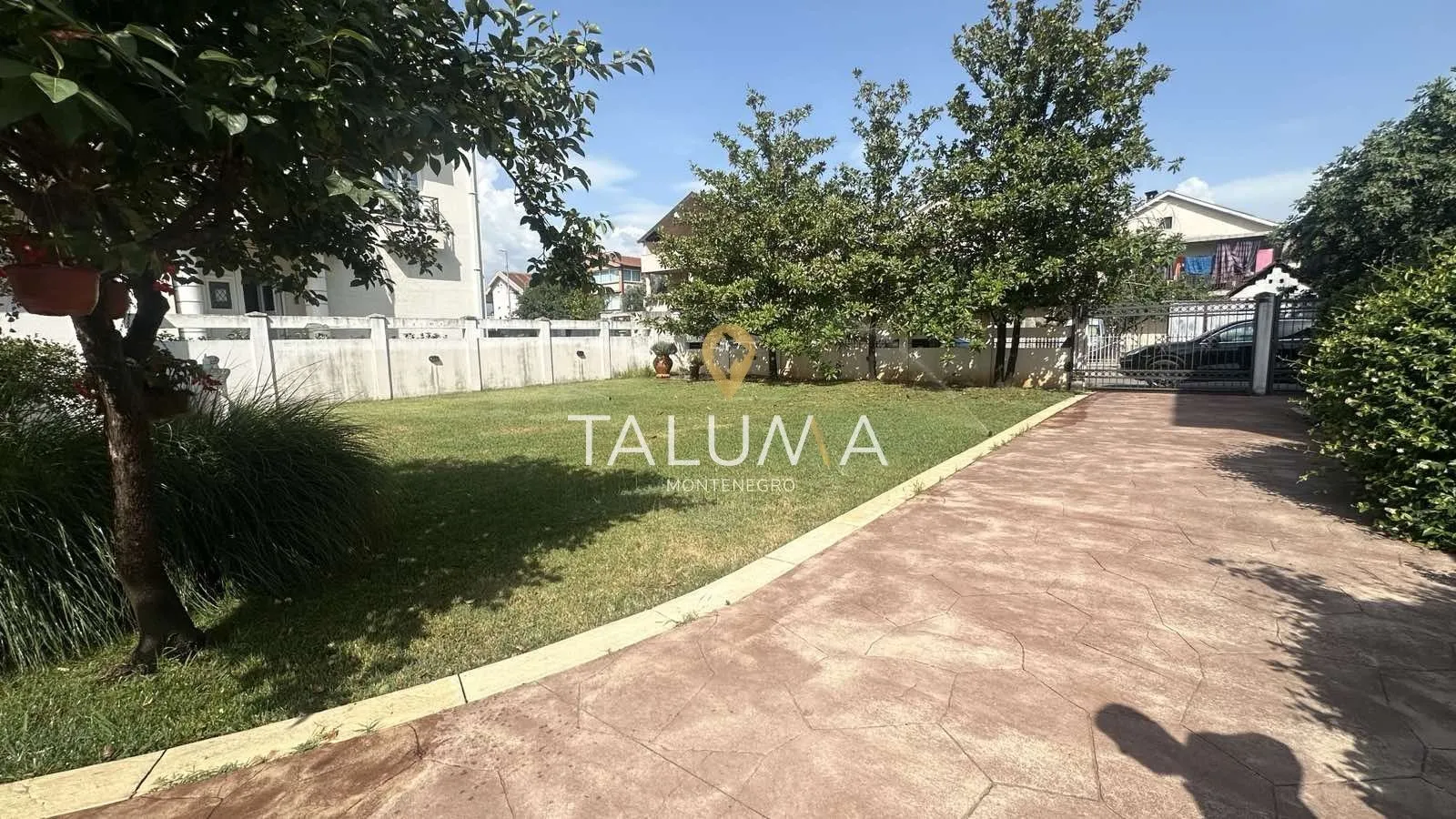 Sale, house, 405m², Stari Aerodrom, Podgorica