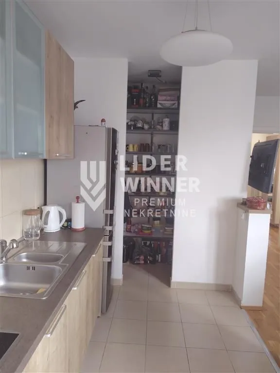 Prodaja, trosoban stan, 83m², Voždovac Sve Podlokacije, Beograd