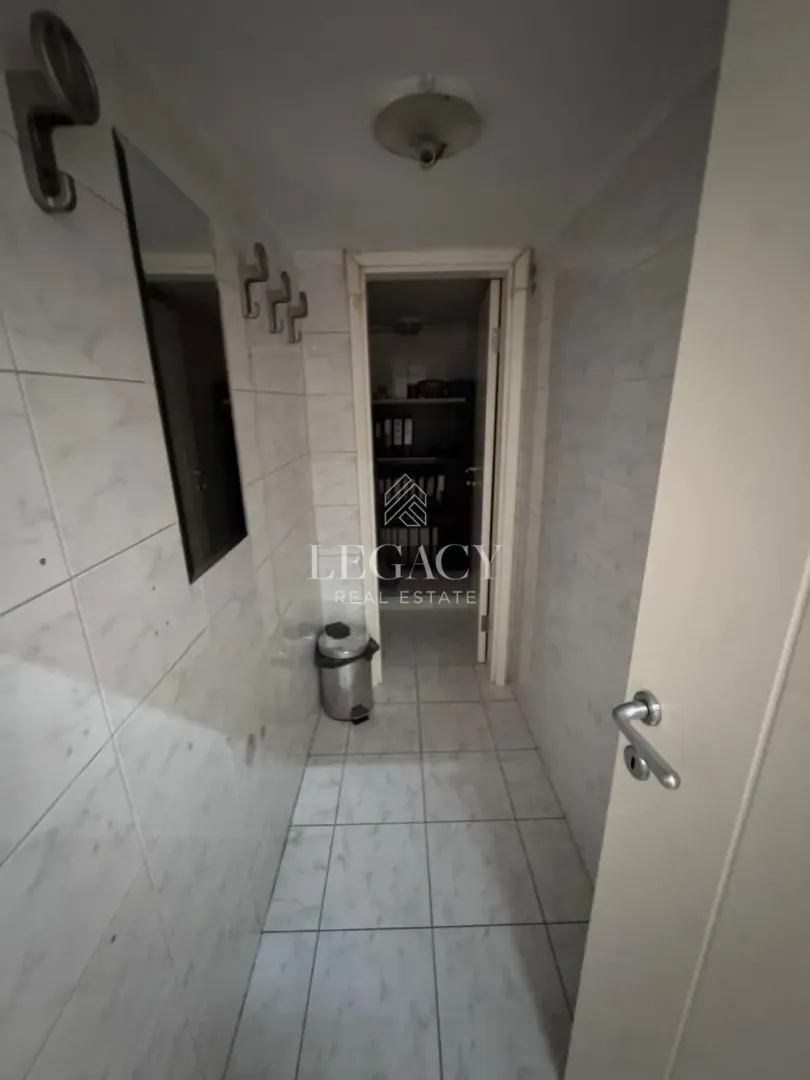 Izdavanje, poslovni prostor, 64m², Južni Bulevar, Vračar Sve Podlokacije