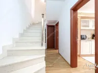 Prodaja, četvorosoban stan, 150m², Rozino, Budva - image 24