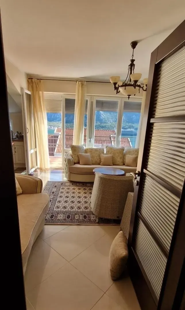 Prodaja, trosoban stan, 97m², Prčanj, Kotor