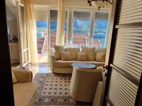 Prodaja, trosoban stan, 97m², Prčanj, Kotor - image 13