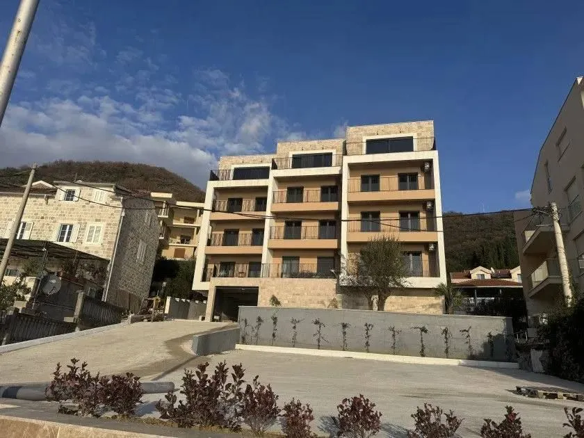 Prodaja, jednosoban stan, 44m², Centar, Tivat