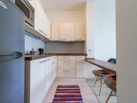 Izdavanje, garsonjera, 34m², Kotor, Crna Gora - image 4