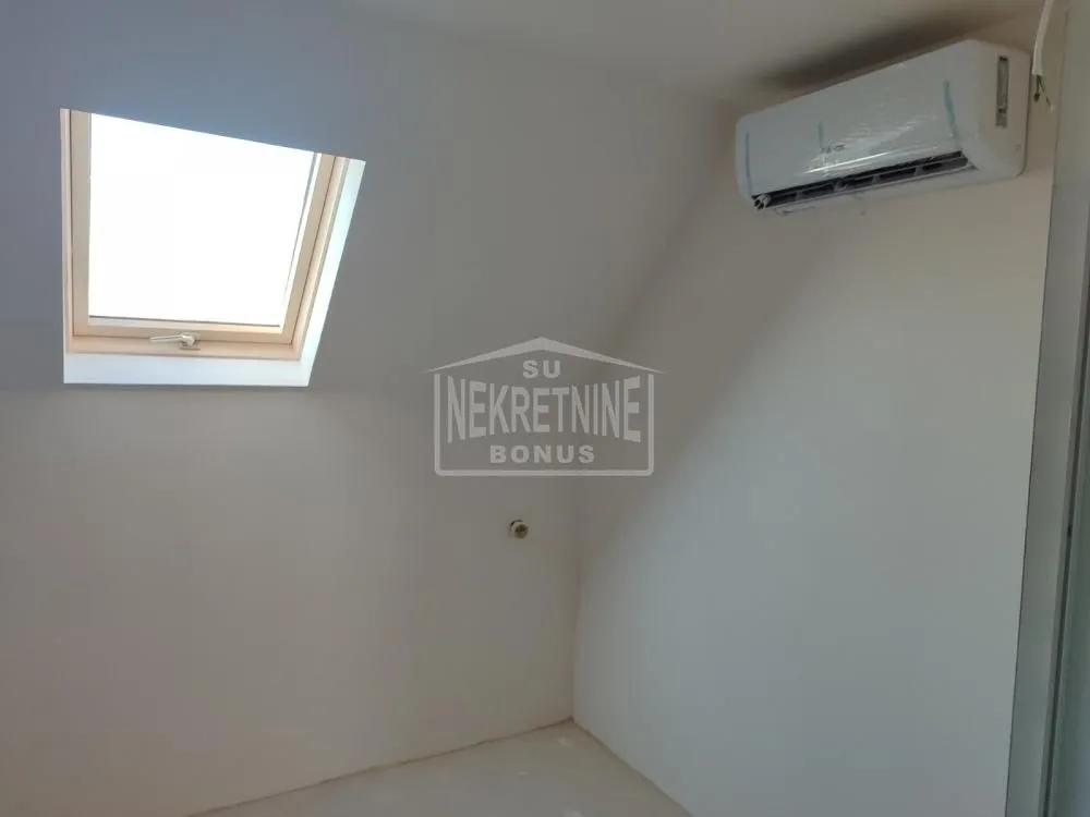 Rent, house, 280m², Mali Bajmok, Subotica