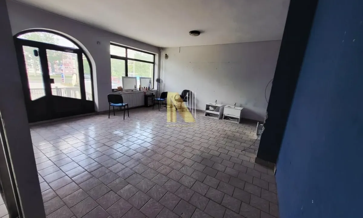 Izdavanje, poslovni prostor, 140m², Veternik, Novi Sad Sve Podlokacije