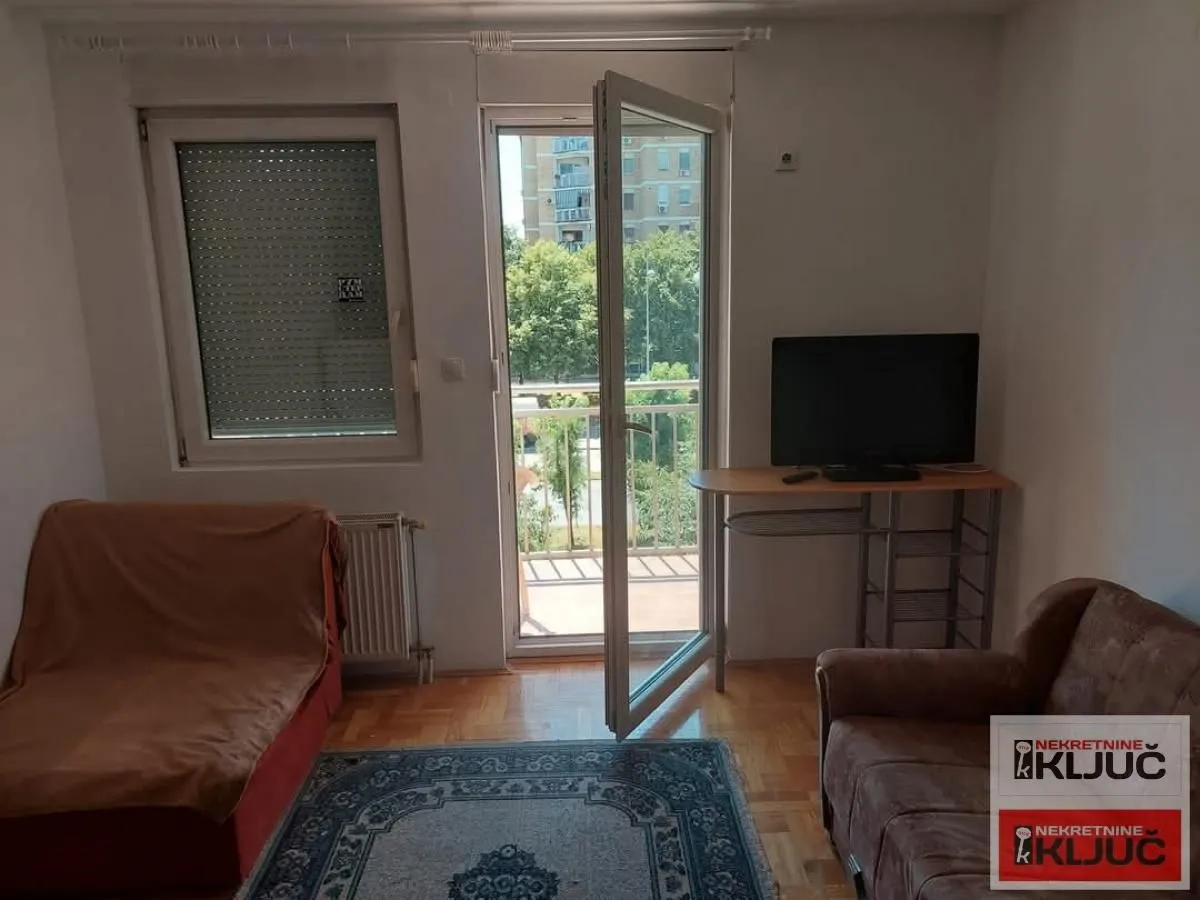 Izdavanje, garsonjera, 30m², Sajmište, Novi Sad