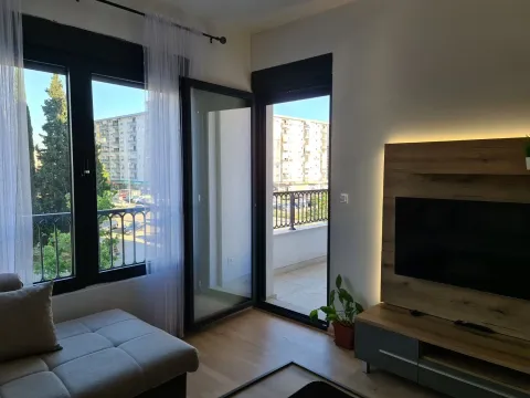 Izdavanje, jednosoban stan, 45m², Pobrežje, Podgorica - image 3