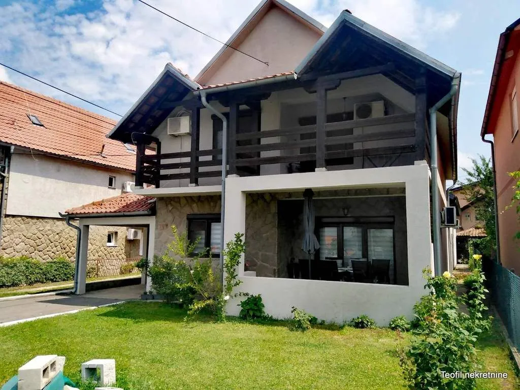 Prodaja, kuća, 307m², Lazarevac, Beograd