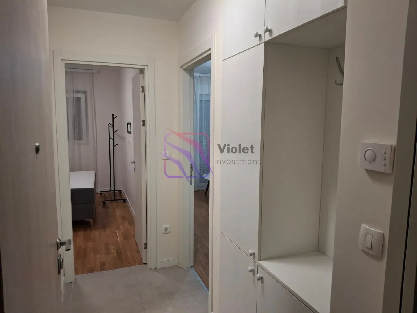 Izdavanje, jednosoban stan, 40m², Pobrežje, Podgorica