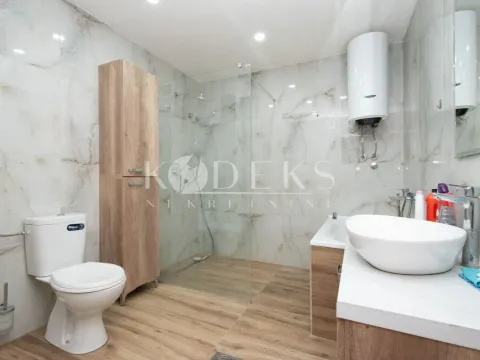 Prodaja, dvosoban stan, 79m², Stari Aerodrom, Podgorica - image 9