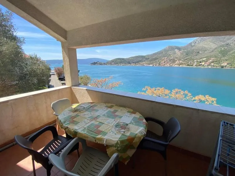 Prodaja, kuća, 200m², Tivat, Crna Gora