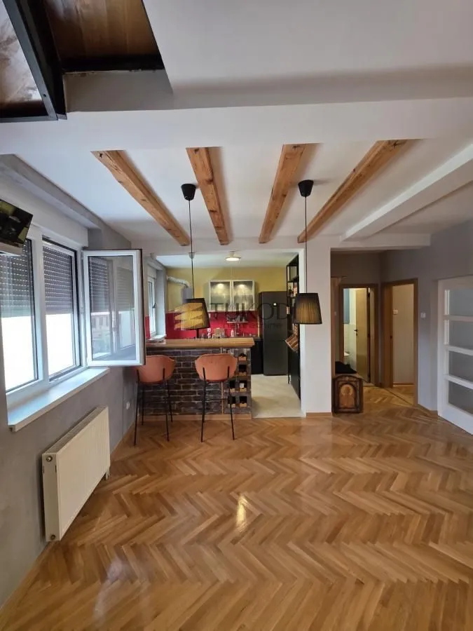 Prodaja, stan, 156m², Centar, Novi Sad