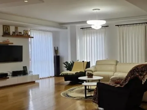 Sale, three bedroom apartment, 148m², Vračar Hram, Vračar Sve Podlokacije - image 9