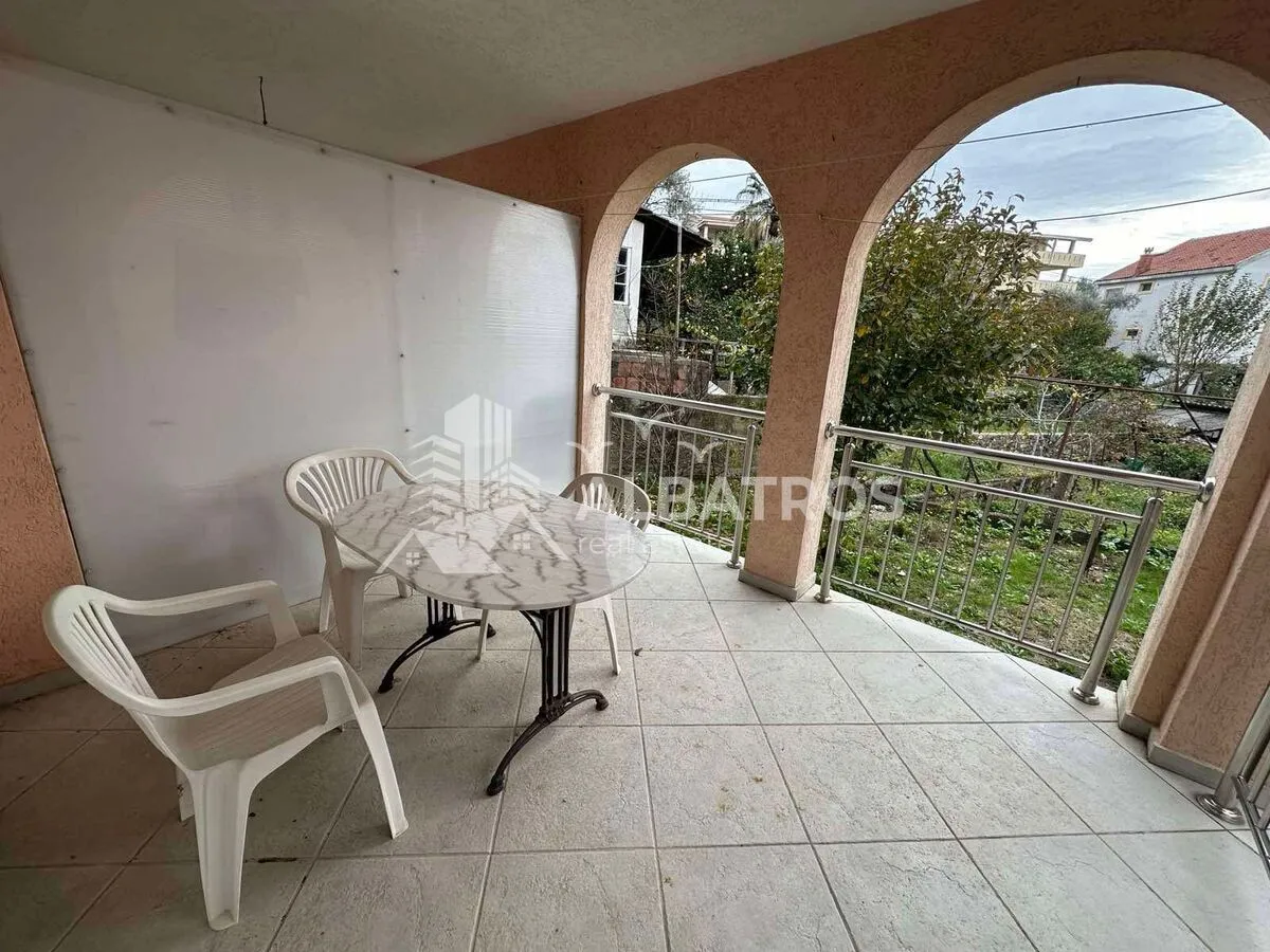 Rent, house, 452m², Bar, Crna Gora