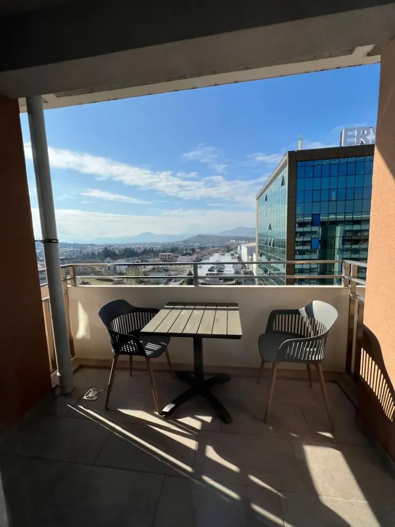 Izdavanje, jednosoban stan, 49m², Central Point, Podgorica