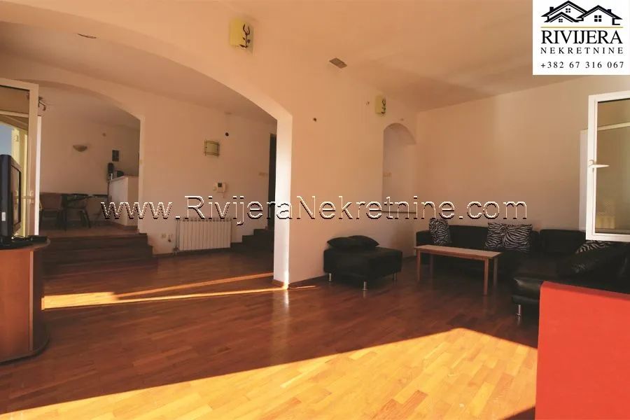 Prodaja, kuća, 350m², Baošići, Herceg Novi