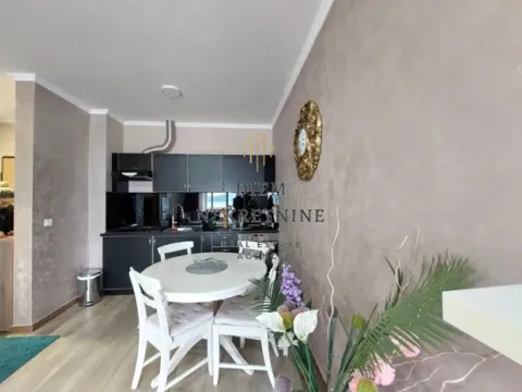 Rent, one bedroom apartment, 50m², Kalimanj, Tivat - image 3