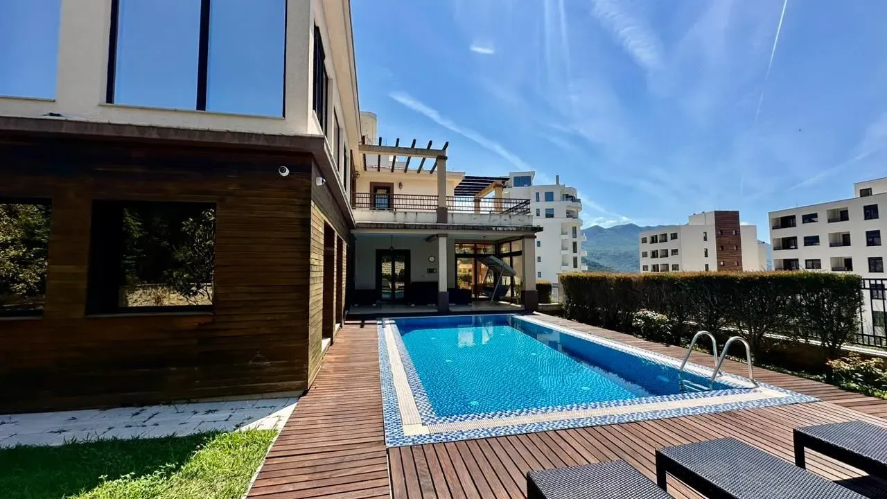 Sale, house, 318m², Bečići, Budva