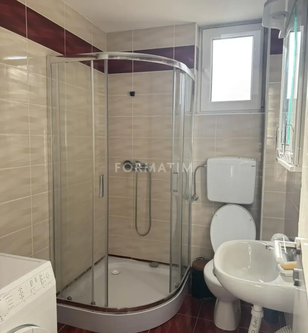 Izdavanje, trosoban stan, 65m², Banjica, Voždovac Sve Podlokacije