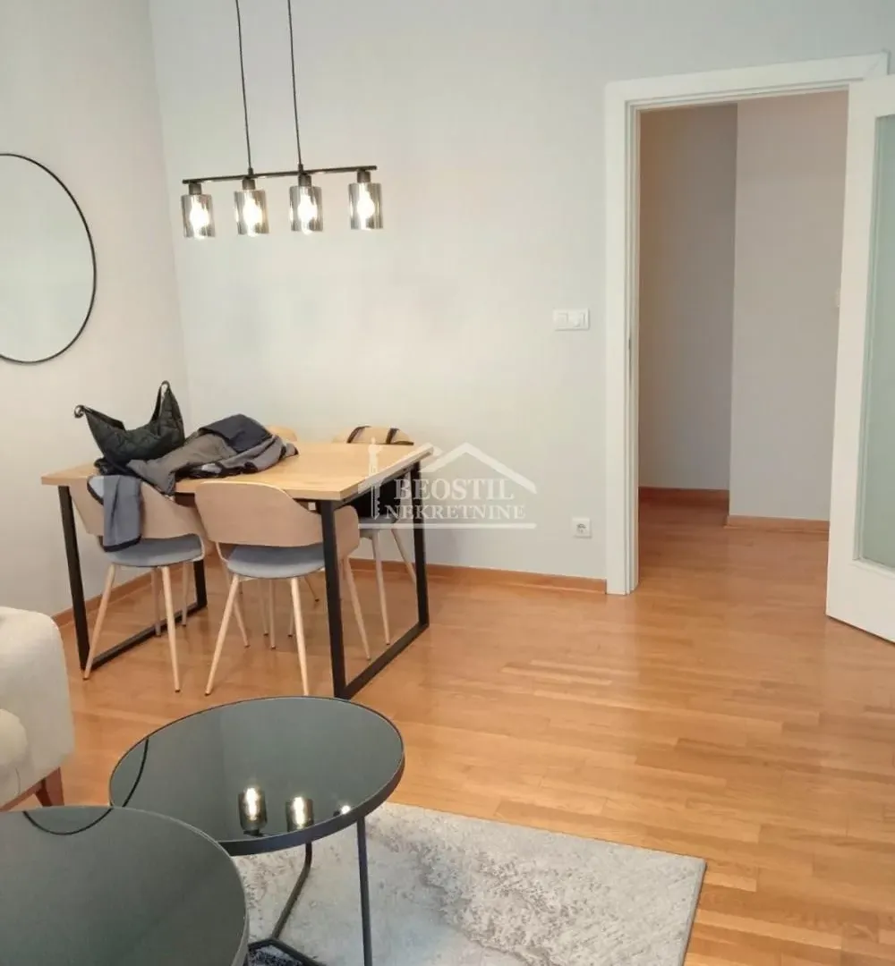Prodaja, trosoban stan, 81m², Novi Beograd Sve Podlokacije, Beograd
