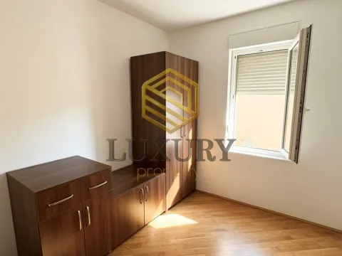 Rent, two bedroom apartment, 55m², Blok 9, Podgorica - image 2