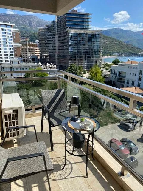 Rent, one bedroom apartment, 47m², Centar, Budva