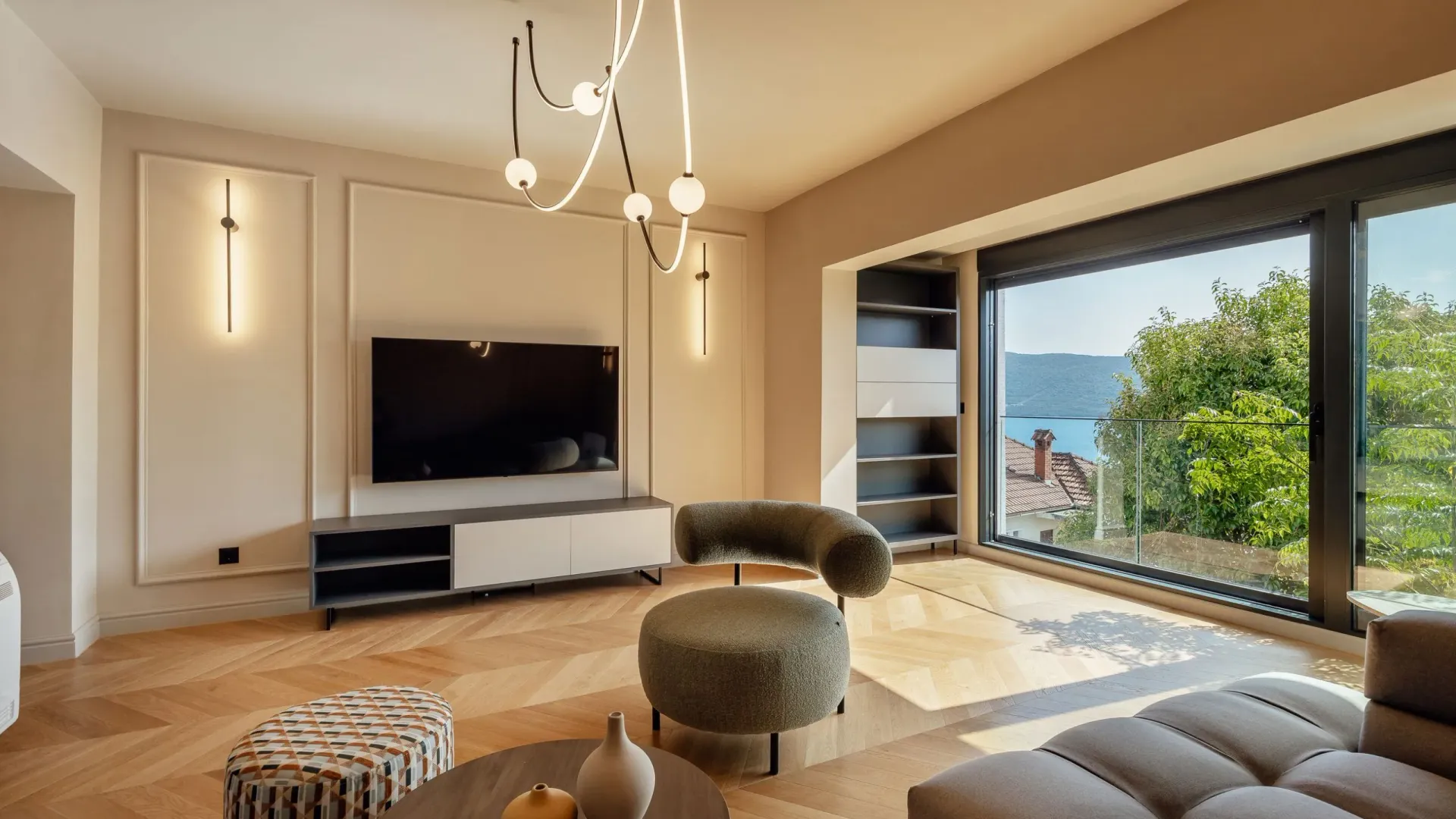 Prodaja, dvosoban stan, 180m², Savina, Herceg Novi