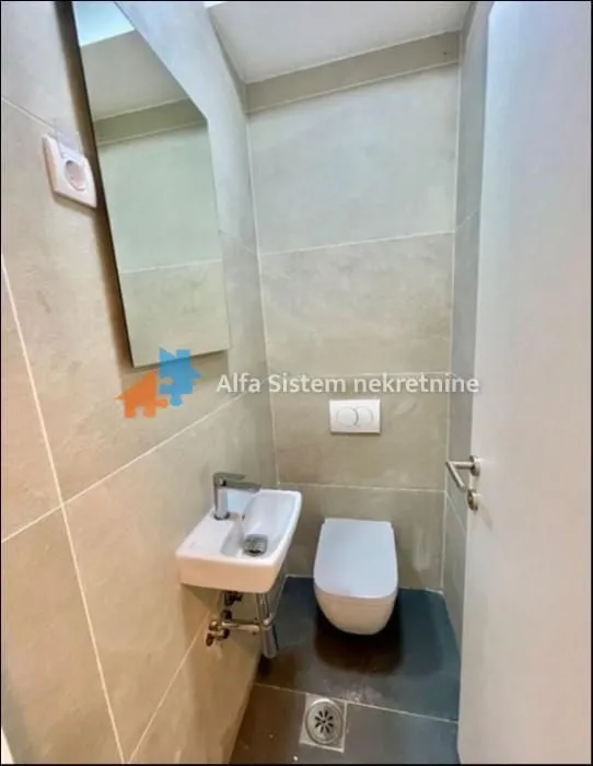 Izdavanje, trosoban stan, 60m², Vračar Sve Podlokacije, Beograd