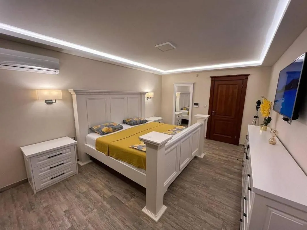 Rent, house, 360m², Bar, Crna Gora