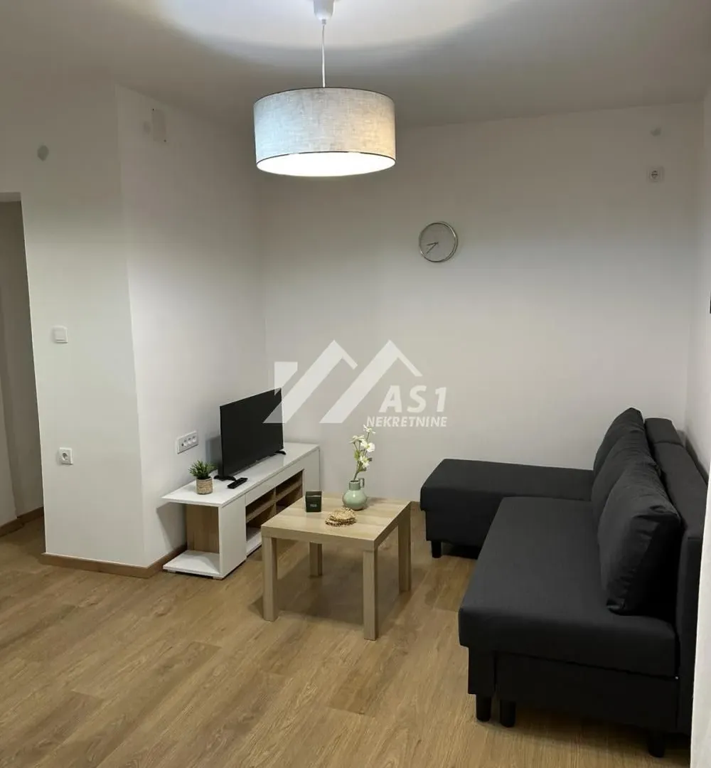 Izdavanje, stan, 31m², Centar, Novi Sad