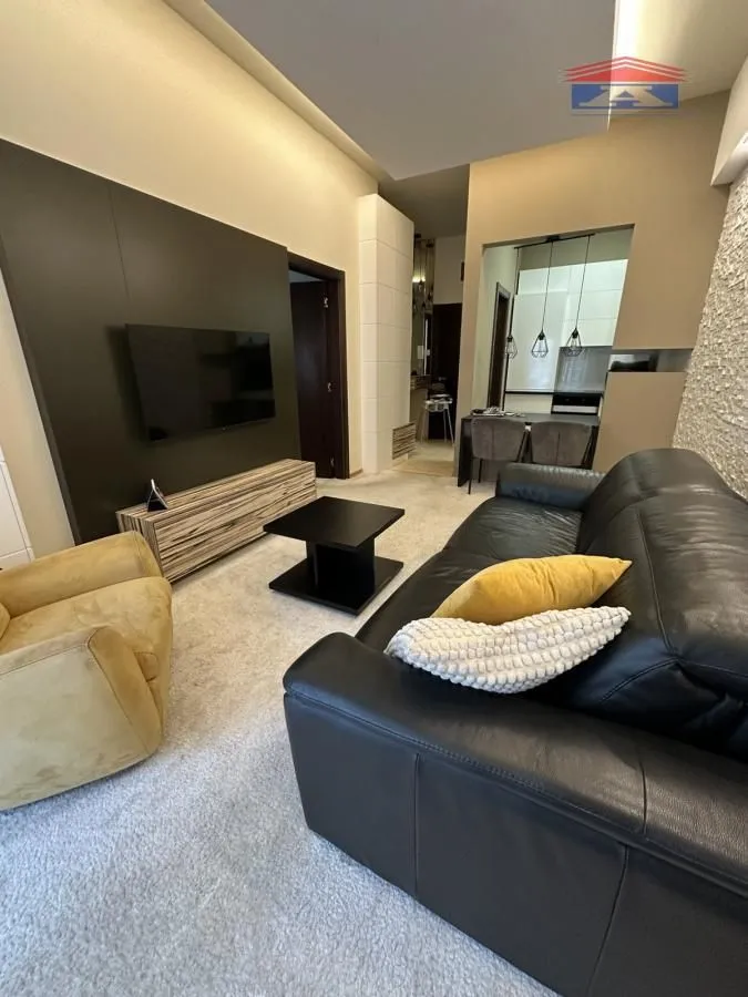 Izdavanje, dvosoban stan, 49m², Bulevar Oslobodjenja, Novi Sad Sve Podlokacije