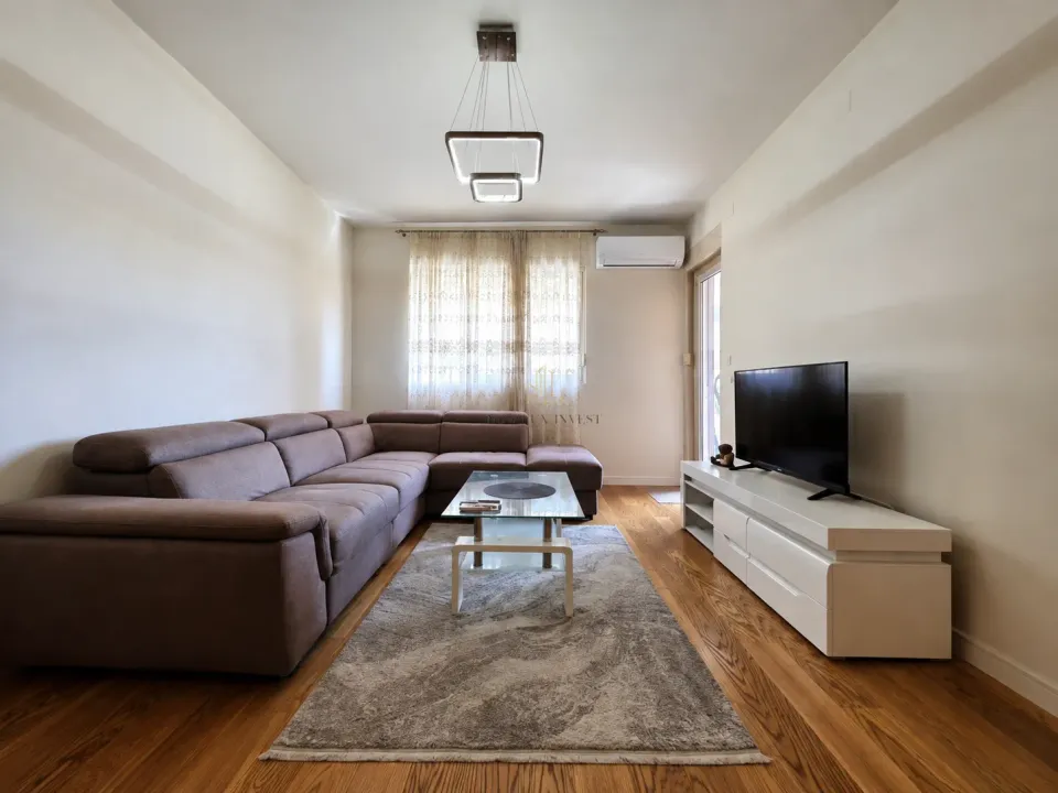 Izdavanje, jednosoban stan, 49m², Central Point, Podgorica
