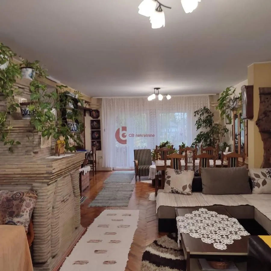 Prodaja, kuća, 210m², Novo Selo, Subotica