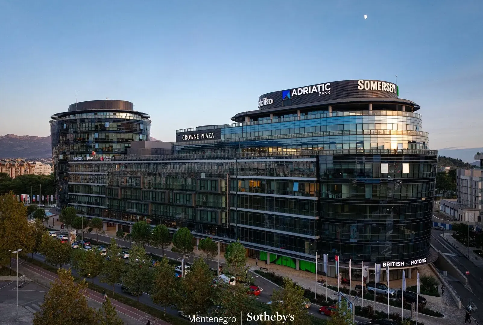 Prodaja, trosoban stan, 203m², Kod Capital Plaze, Podgorica