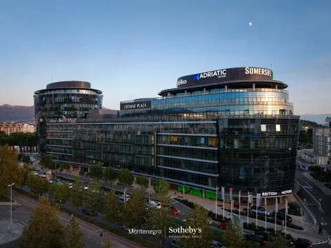 Prodaja, trosoban stan, 203m², Kod Capital Plaze, Podgorica - image 26