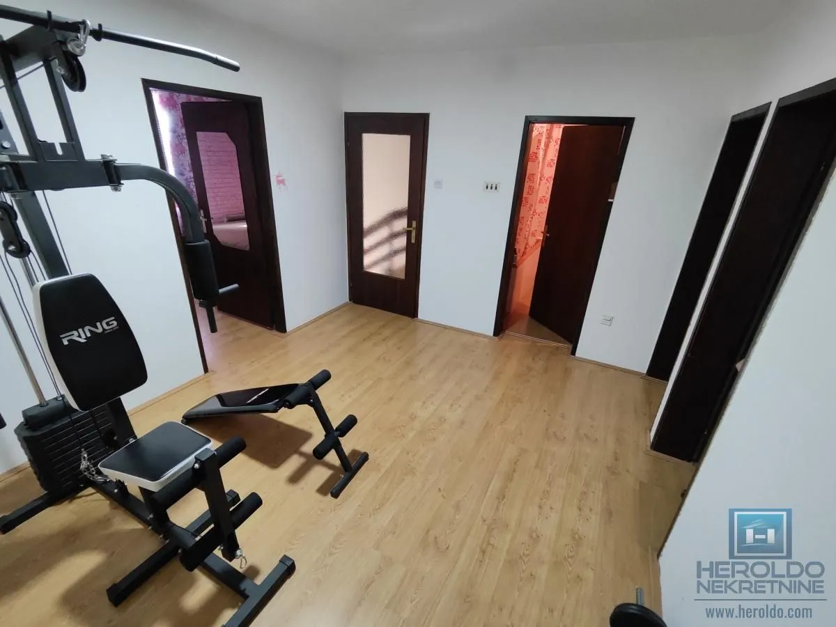 Prodaja, kuća, 250m², Budžino brdo, Jagodina